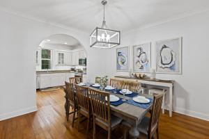 RC2431: 2431 Racquet Club