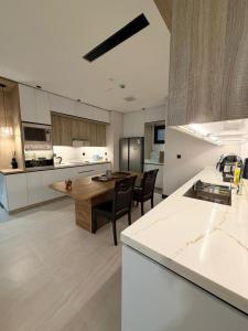 Luxury Apartment شقه الفخامه في المونسيه