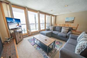 2 Bedroom Mountain Condo In Lakeside Village Near Keystone Lake With Complimentary Shuttle Service