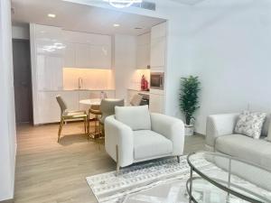 High Floor, 1 Bedroom in Palace Residence