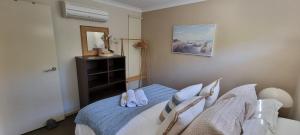 Footprints Seaside Villa Oasis with Pool & Wi-Fi
