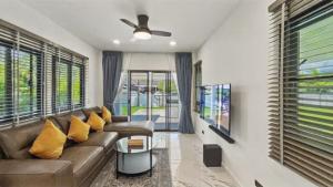 Khaolak Pool Villa with 3 bedrooms