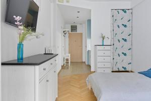 Aleja Przyjaciol Warsaw Apartment by Solarento