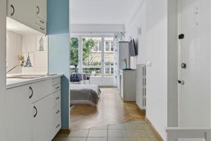 Aleja Przyjaciol Warsaw Apartment by Solarento