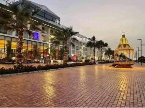 Ground Floor Chalet , 4 Bedrooms , Families Only-Near the Sea للعائلات فقط