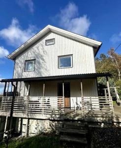 Workers Villa - 10 BR - 4 Bath - Volvo