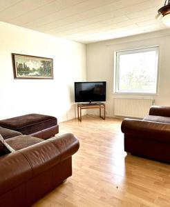 Workers Villa - 10 BR - 4 Bath - Volvo