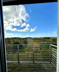 Workers Villa - 10 BR - 4 Bath - Volvo