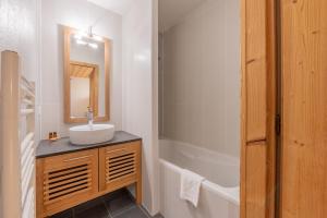 lOurs Bleu C11 - Ski in Ski out - Happy Rentals