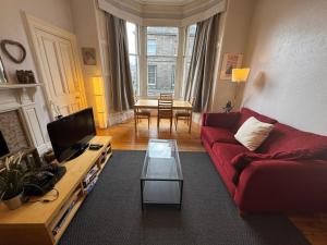 Classic Edinburgh Flat in the heart of Morningside