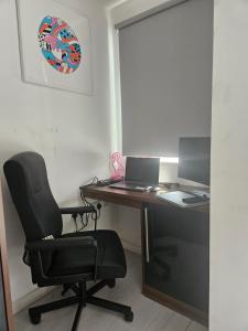 1 bed, bright flat in Limehouse, East London, fast WiFi