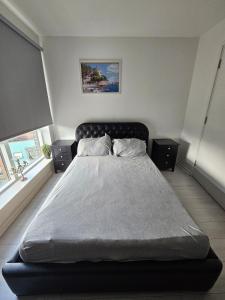 1 bed, bright flat in Limehouse, East London, fast WiFi