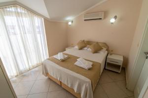 Sunset Beach Club Aqualettings Mermaid 30