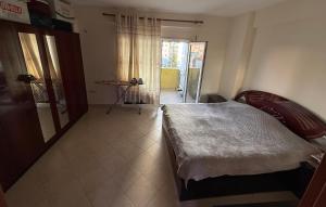 Sol Apartament Komuna e Parisit