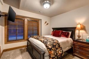Park City KBM Resorts Walk To Main Street And To Park City Mountain Hot Tub On Free Citywide Bus Route 2 Units 8 Bedrooms ML-1341