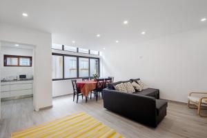 T4 Furadouro with sea view