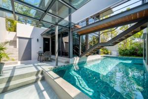 RIVERHOUSE Solar-Powered Luxury Pool Villas