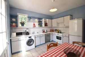 Hossegor Charmante villa avec piscine, jardin et dépendance pour 15 personnes.