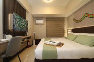 Aurora Escalades Studio KingBed Cubao Pool Parking