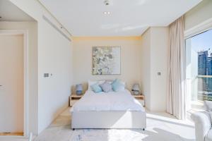 Modern Studio with Skyline Views in Dubai Marina
