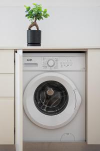 Private Garden Oasis, A Charming Flat in Bonfim