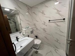 Captivating Studio in Jvc Elysee