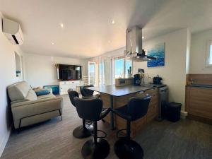 Terrasse sur la Mediterranee, trois etoiles