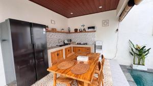 New villa with pool near the beaches