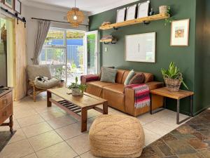 Spacious Holiday house with swimming pool