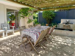 Spacious Holiday house with swimming pool