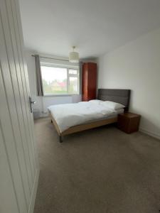 Furnished 2 bedroom house in Headington
