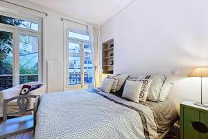 Large 170 m Family Apartment near Montparnasse