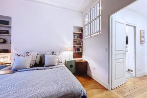 Large 170 m Family Apartment near Montparnasse