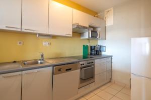 BEL AIR HOLIDAY - Comfortable 2-bedroom apartment with magnificent sea view T74