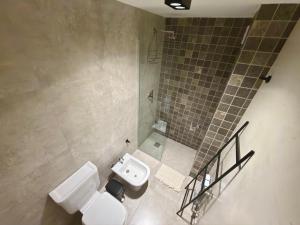 Departamento moderno pleno centro con pileta y cochera privada