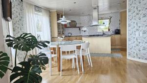 Wonderful villa with panoramic sea view SE09144