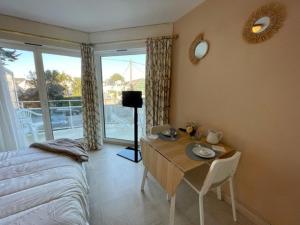 Studio cosy à Quiberon - 20m² - 2 pers. - 2ème étage - Proche plage - Terrasse - Équipé complet - FR-1-478-232