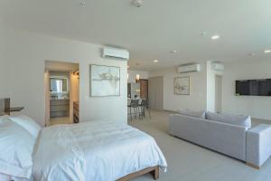 Business Executive Studio in Panama City