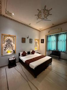 Hotel Boheda Palace - 1KM away from Lake Pichola