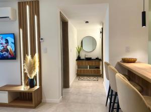 Departamento moderno pleno centro con pileta y cochera privada