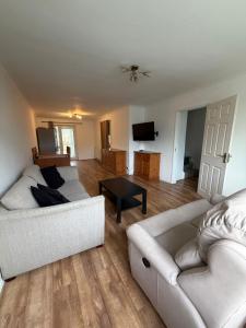 Entire 2 bedroom house in Headington