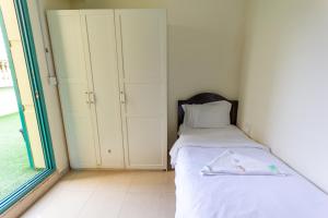 Budget Rooms With Private Bathroom for girls only in Dubai, Marina