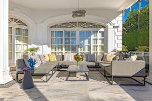 Frontline Villa El Martinete with Picasso Pool