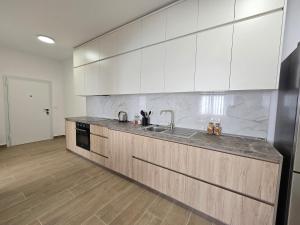 Rustic City Center Vibes