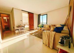 Maya Suites - Seaside Luxury Apartment