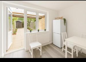 Group & Family Stay central MK