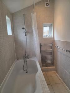 Dartford GreyChaise Apartment