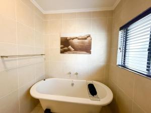 Modern 2-Bed, 2-Bath in Secure Bedfordview Complex