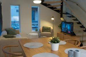 Brand new, stylish house, sauna, parking