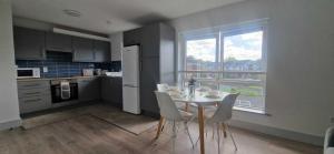 New Refurbed 4BDR on Dock Road Near City Centre